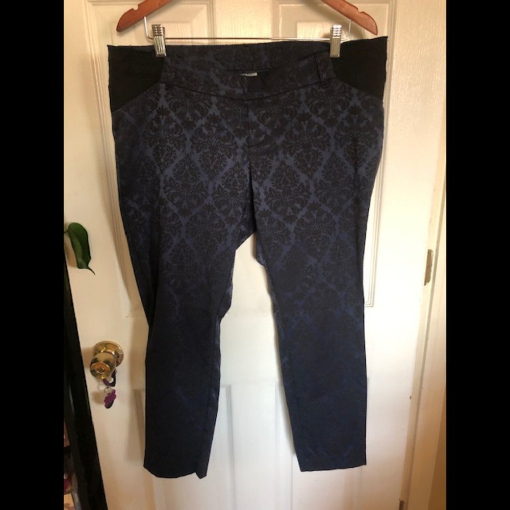 Old Navy side panel Maternity blue filigree pants